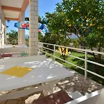 Laidback - One Bedroom With Balcony And Sea View Lavander Appartamento