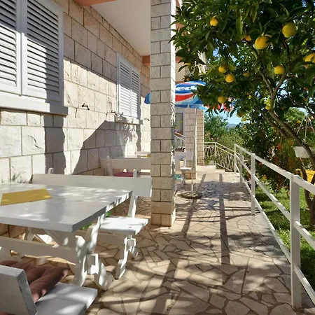 Laidback - One Bedroom With Balcony And Sea View Lavander