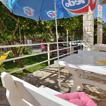 Apartment Laidback - One Bedroom With Balcony And Sea View Lavander Orebic