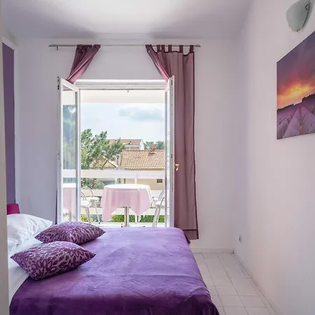 Apartment Laidback - One Bedroom With Balcony And Sea View Lavander